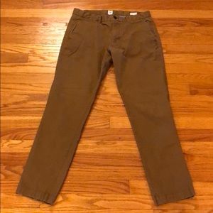 Gap Men’s Khaki Pants Slim Fit with Gap Flex